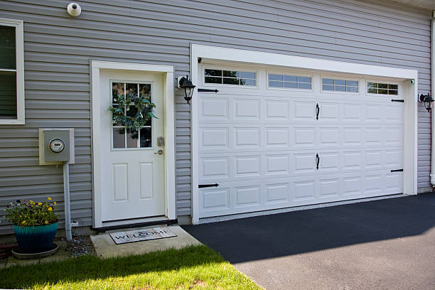 24/7 Emergency Garage Door Panel Replacement experts in Kerrville, TX